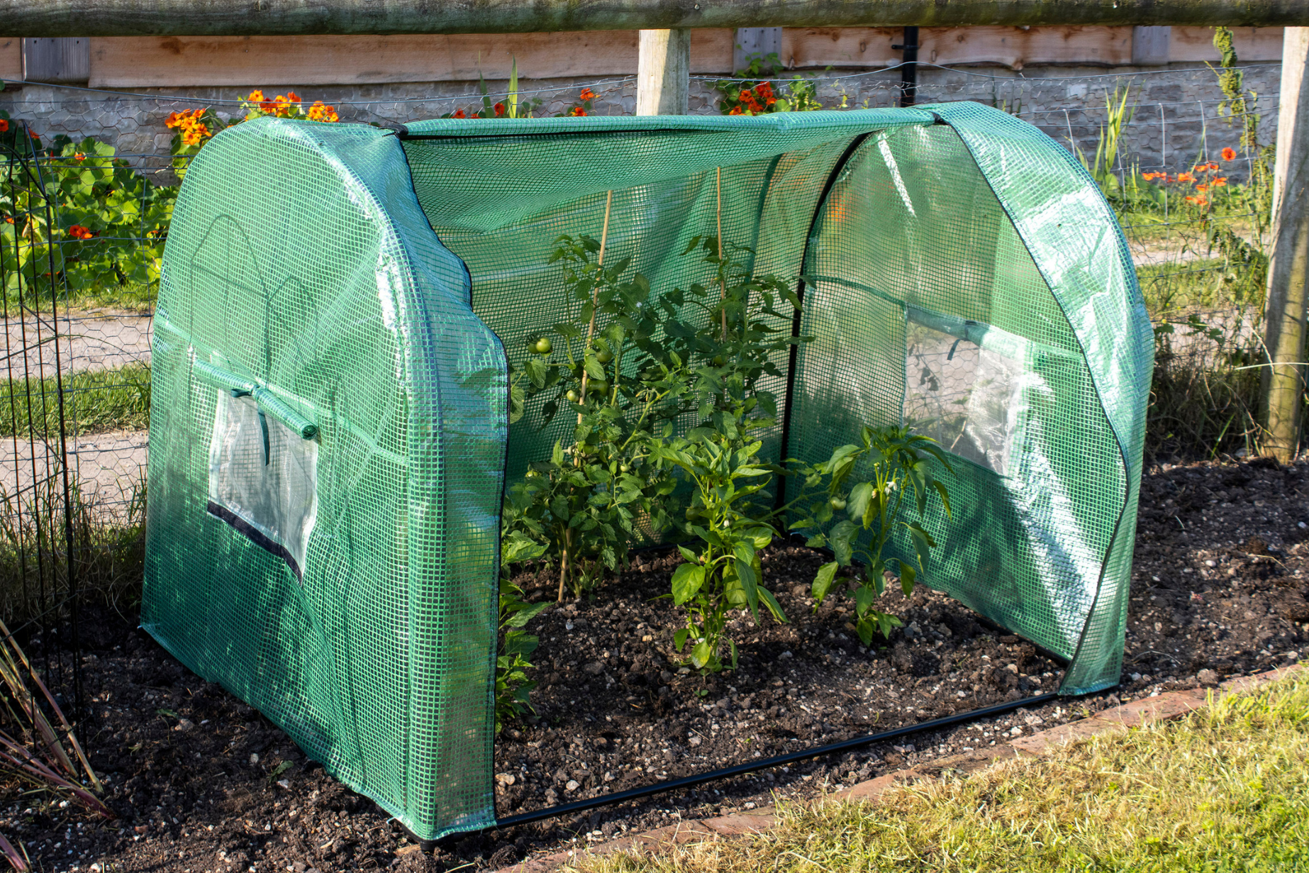 Increase growing space with Compact Grower Frame