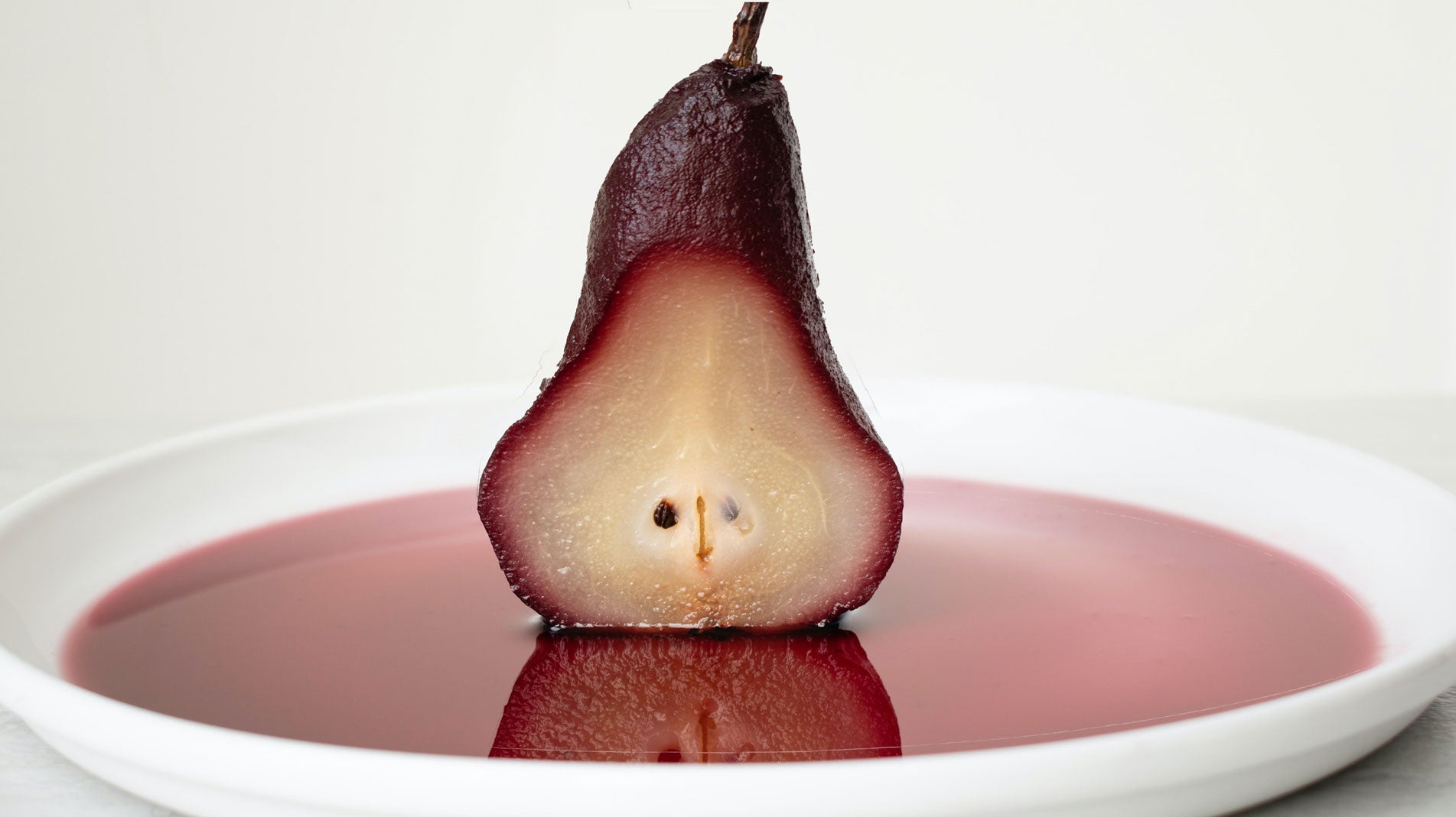 Haxnicks recipes for gardeners - Mulled Pear on a plate how to preserve pears & use a glut of pears