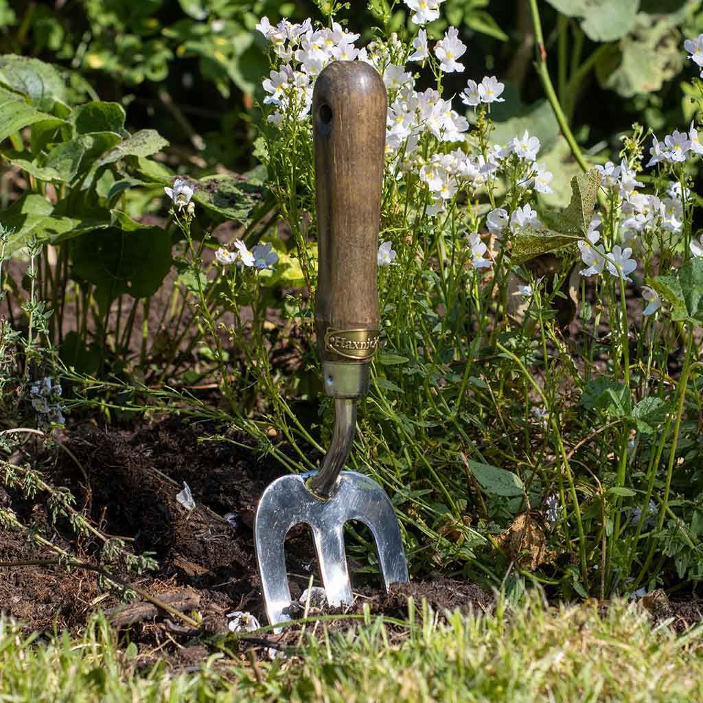Garden Tools - Rakes, Forks, Spades, Leaf Picker | Haxnicks